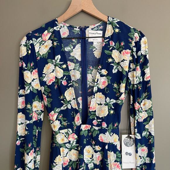 NWT Privacy Please Concord Romper Navy Blue Floral Size‎ Small Deep V-neck Sexy - Picture 5 of 16